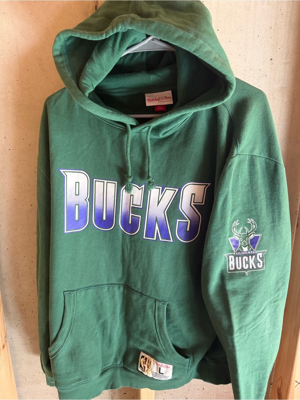 Mitchell & Ness Men’s Milwaukee Bucks Hoodie Large
